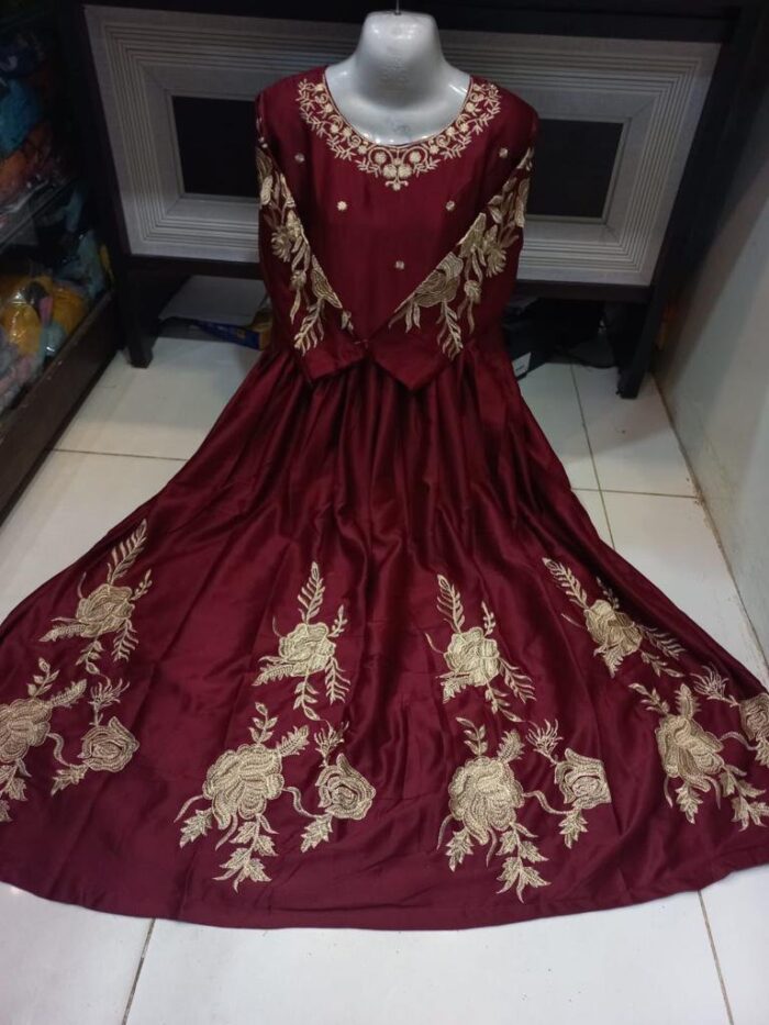 1 Pcs Embroidered Shamoz Slik Maxi Suit in Maroon - Image 2